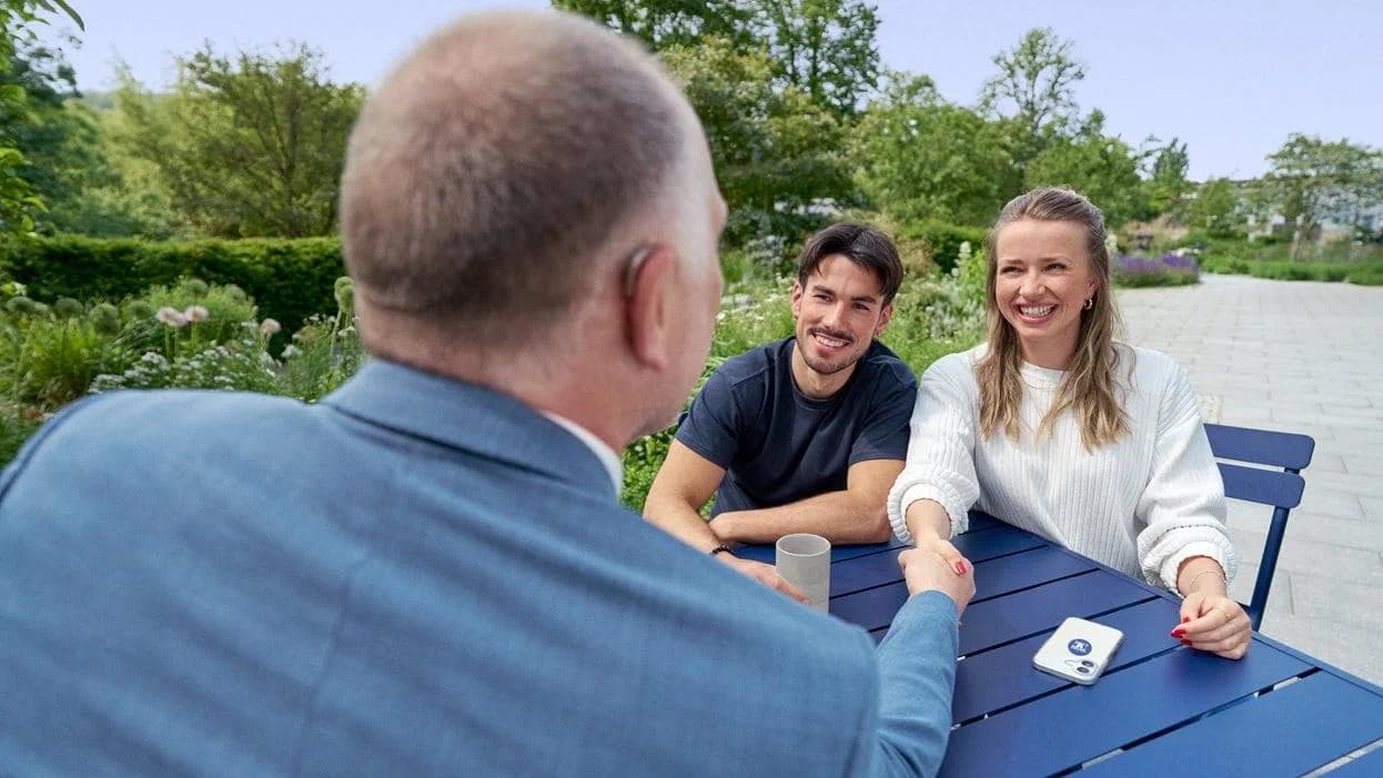 Opportunities for Entry Level & Experienced Professionals at Digital Neighbour